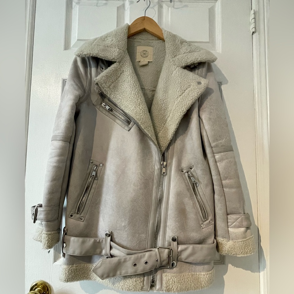Urban Outfitters Sherpa Lined Oversized Aviator Jacket in Grey